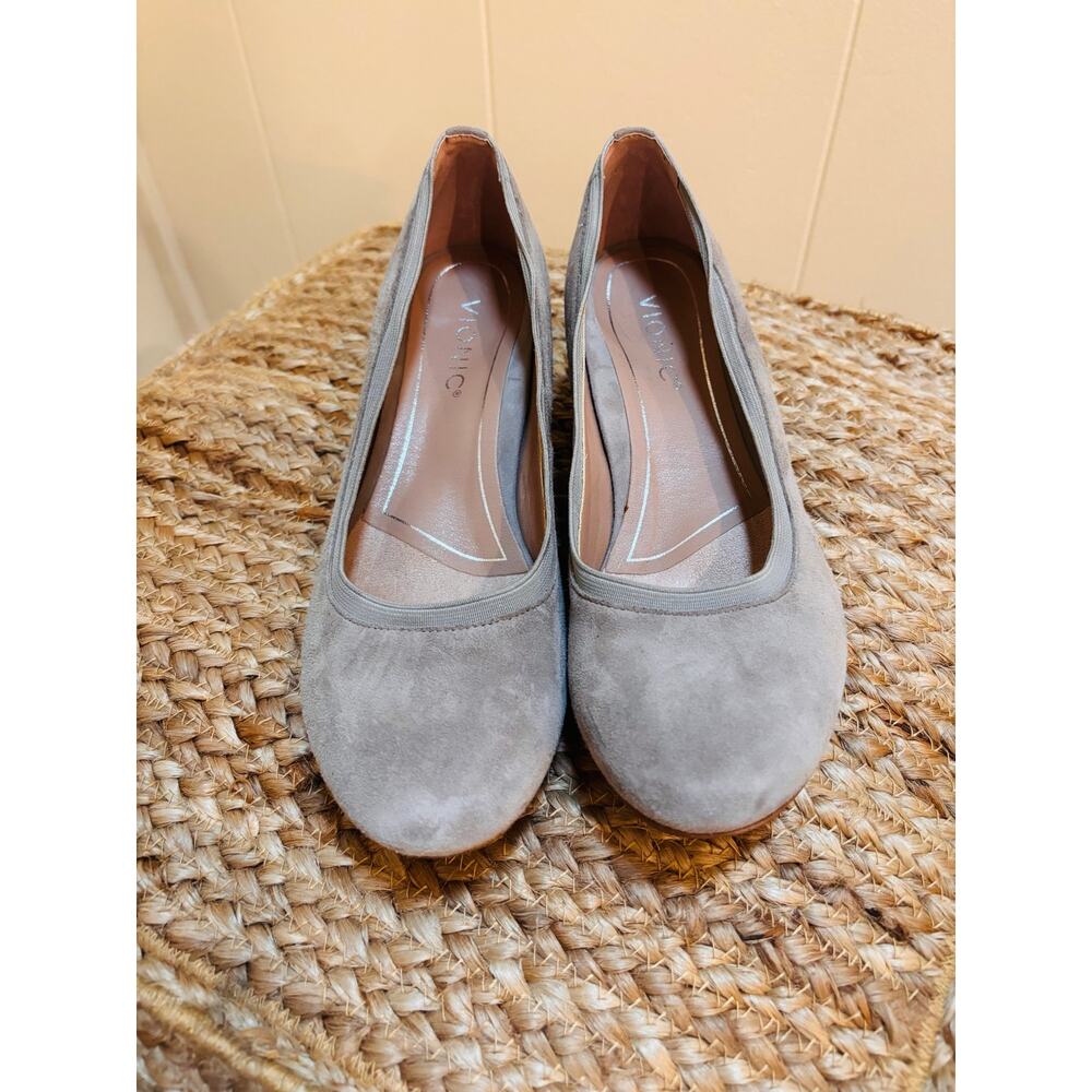 Vionic Olympia Natalie Suede Block Heel Pumps – Slate Grey size 7